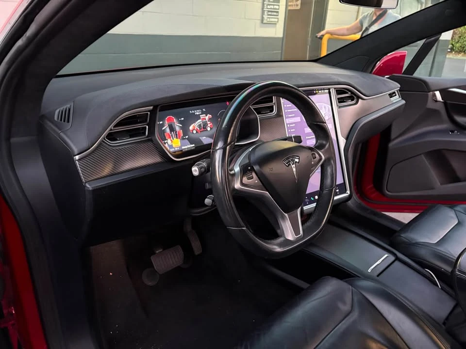 2017 Tesla Model X - Image 11 of 19