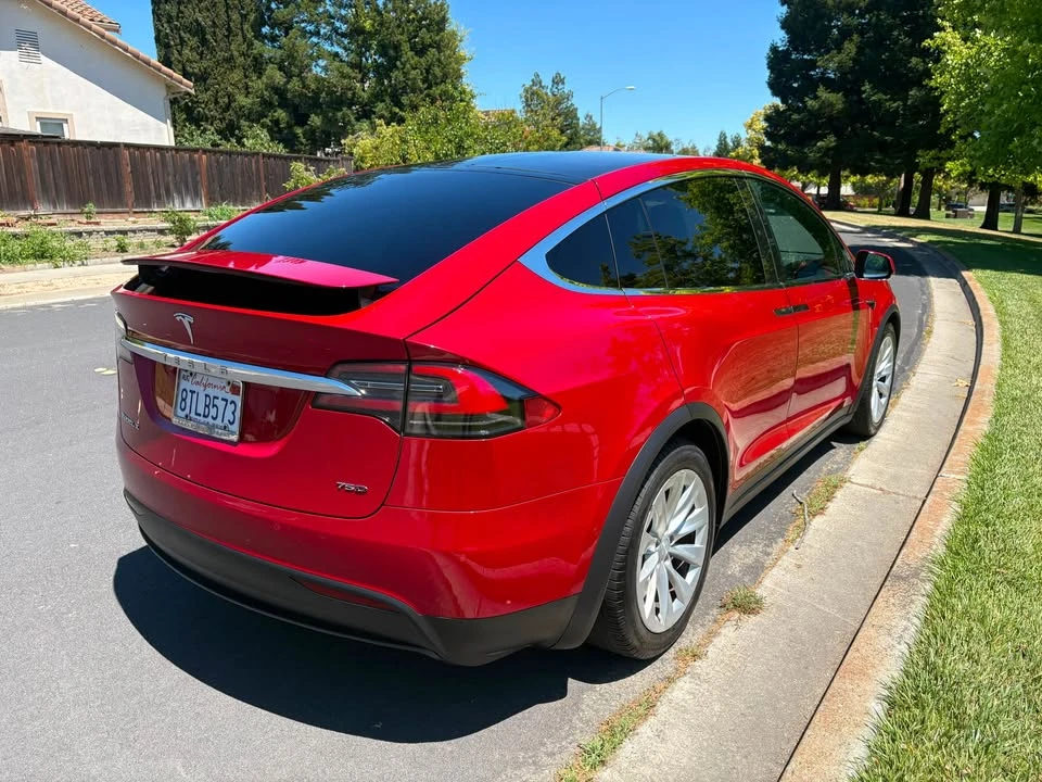 2017 Tesla Model X - Image 9 of 19