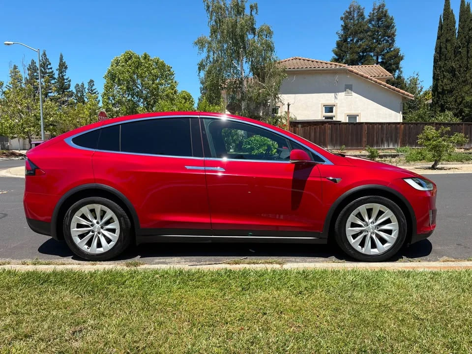 2017 Tesla Model X - Image 5 of 19