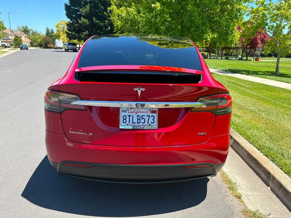 2017 Tesla Model X - Image 10 of 19