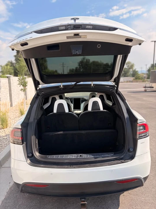 2017 Tesla Model X - Image 10 of 14