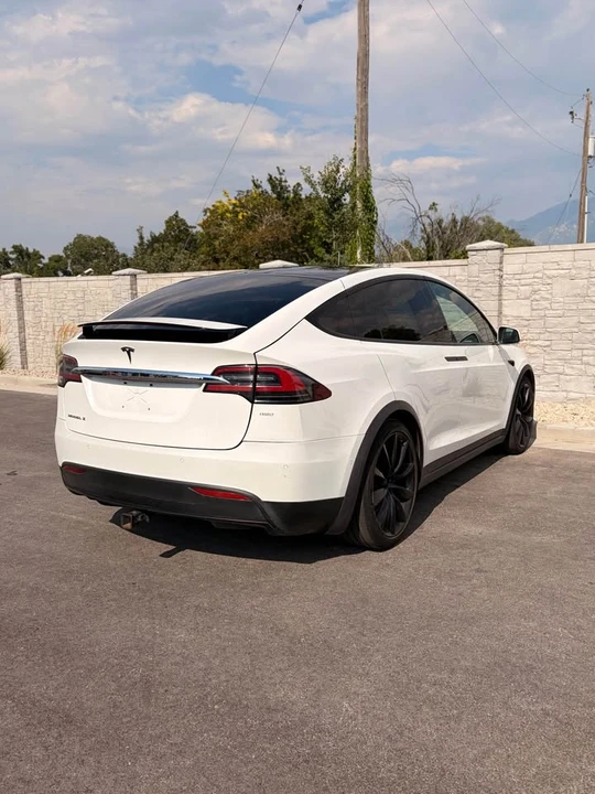 2017 Tesla Model X - Image 4 of 14