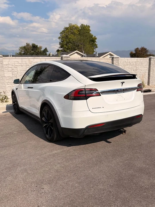 2017 Tesla Model X - Image 5 of 14