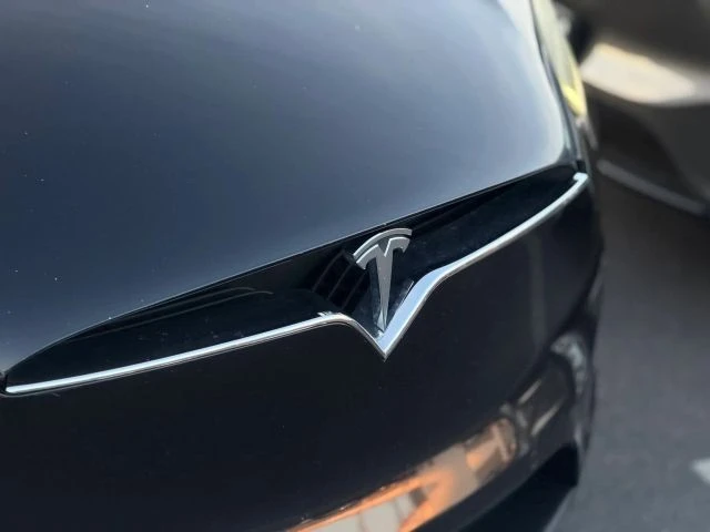 2017 Tesla Model X - Image 4 of 21
