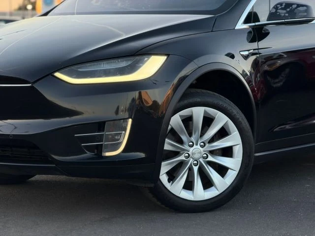 2017 Tesla Model X - Image 2 of 21