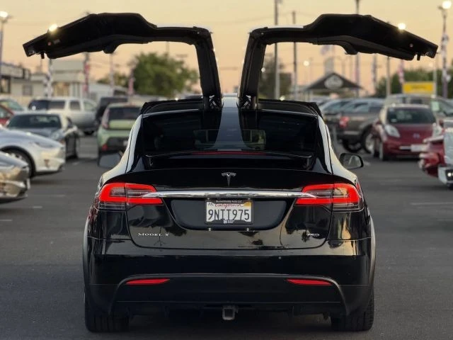 2017 Tesla Model X - Image 12 of 21
