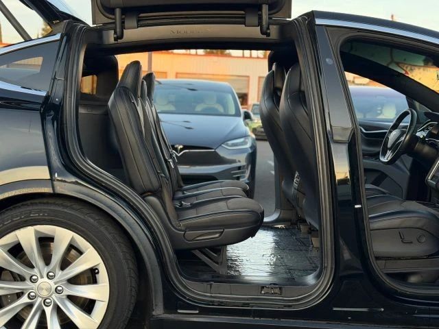 2017 Tesla Model X - Image 17 of 21