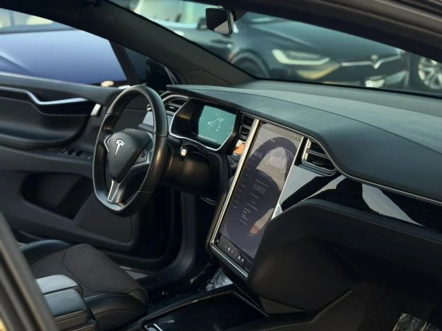 2017 Tesla Model X - Image 19 of 21