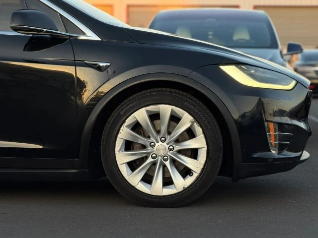 2017 Tesla Model X - Image 7 of 21