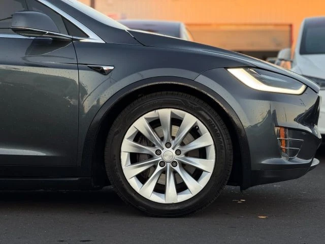 2017 Tesla Model X - Image 7 of 12