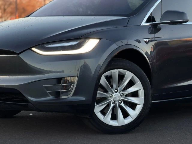 2017 Tesla Model X - Image 2 of 12