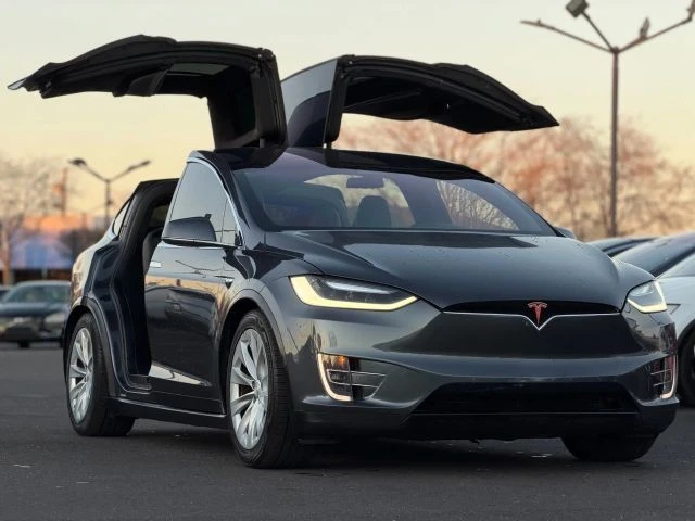 2017 Tesla Model X - Image 11 of 21
