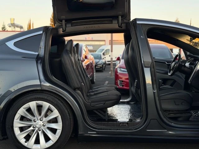 2017 Tesla Model X - Image 19 of 21