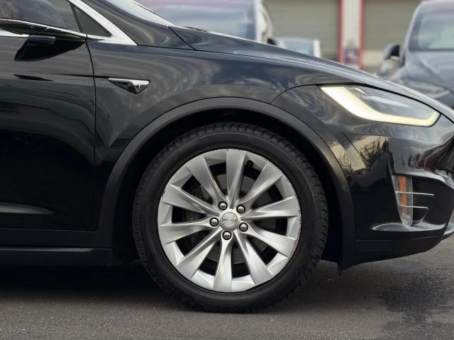 2017 Tesla Model X - Image 7 of 12