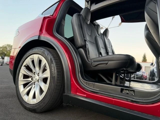 2017 Tesla Model X - Image 16 of 21