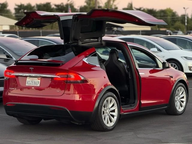 2017 Tesla Model X - Image 12 of 21
