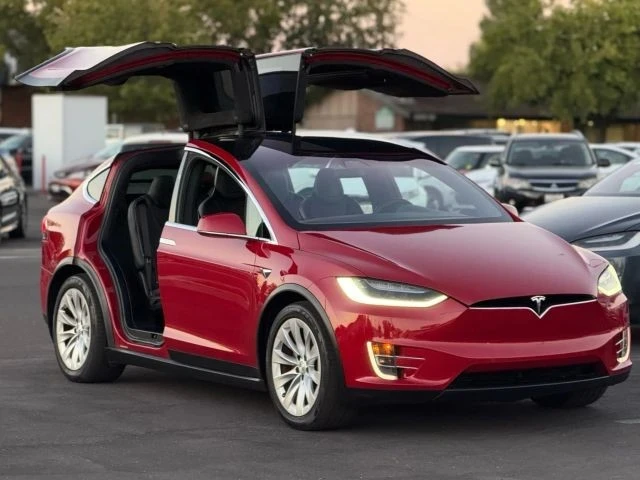 2017 Tesla Model X - Image 10 of 12