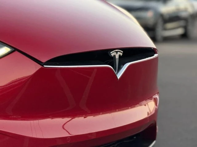 2017 Tesla Model X - Image 4 of 21