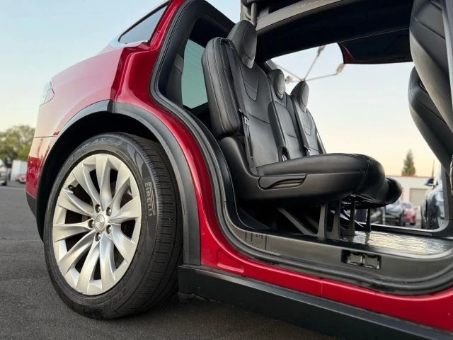 2017 Tesla Model X - Image 16 of 21