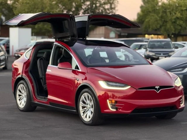 2017 Tesla Model X - Image 10 of 21
