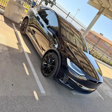 2017 Tesla Model X 75D Sport Utility 4D