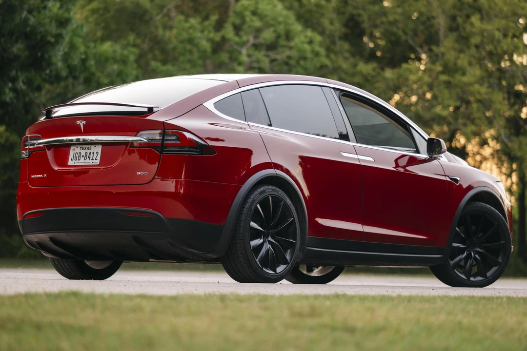 2017 Tesla Model X - Image 4 of 31