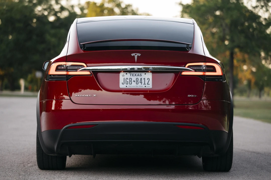 2017 Tesla Model X - Image 5 of 31