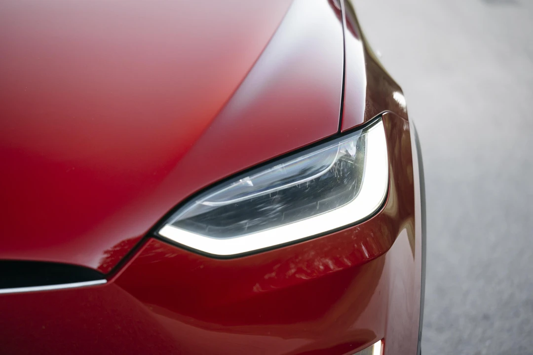 2017 Tesla Model X - Image 28 of 31