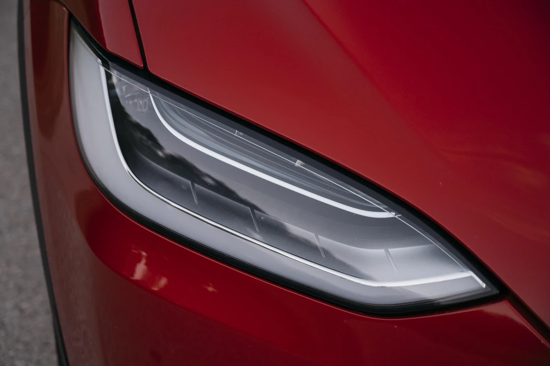 2017 Tesla Model X - Image 17 of 31