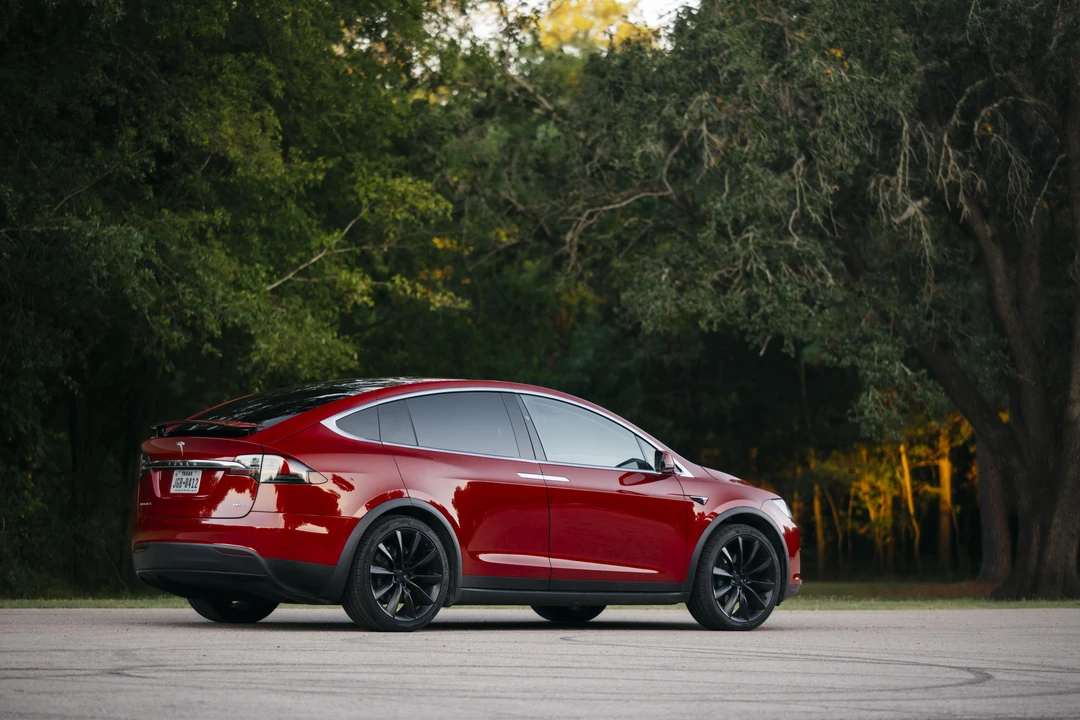 2017 Tesla Model X - Image 13 of 31