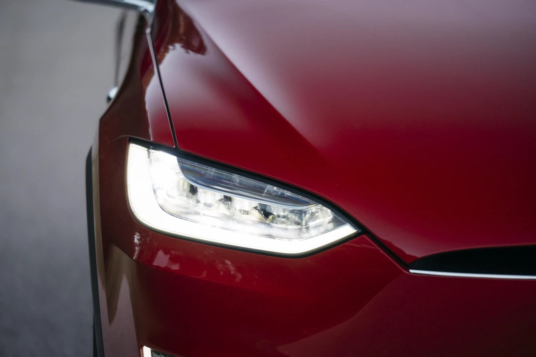 2017 Tesla Model X - Image 19 of 31