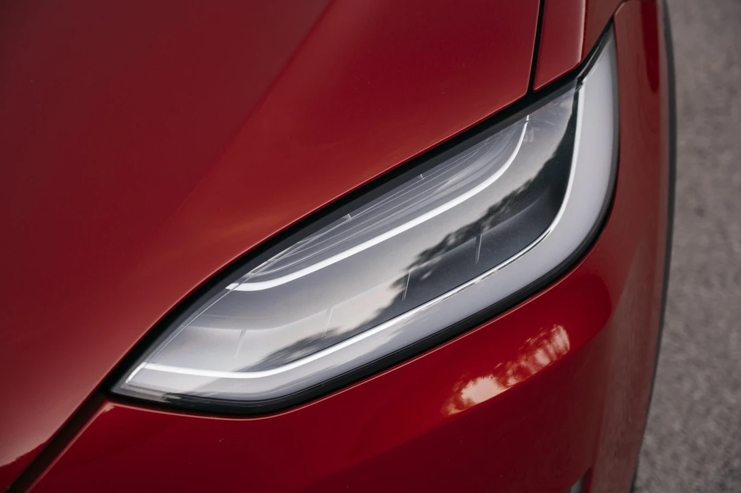 2017 Tesla Model X - Image 26 of 31