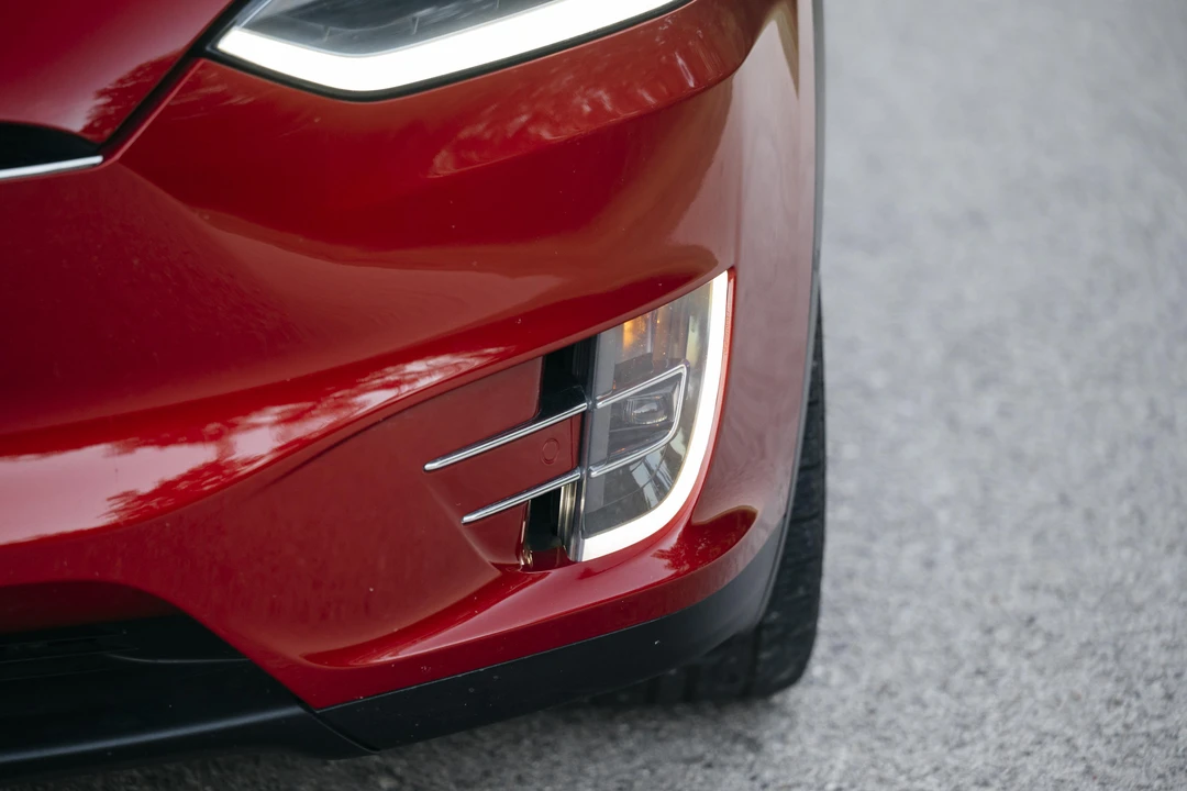2017 Tesla Model X - Image 25 of 31