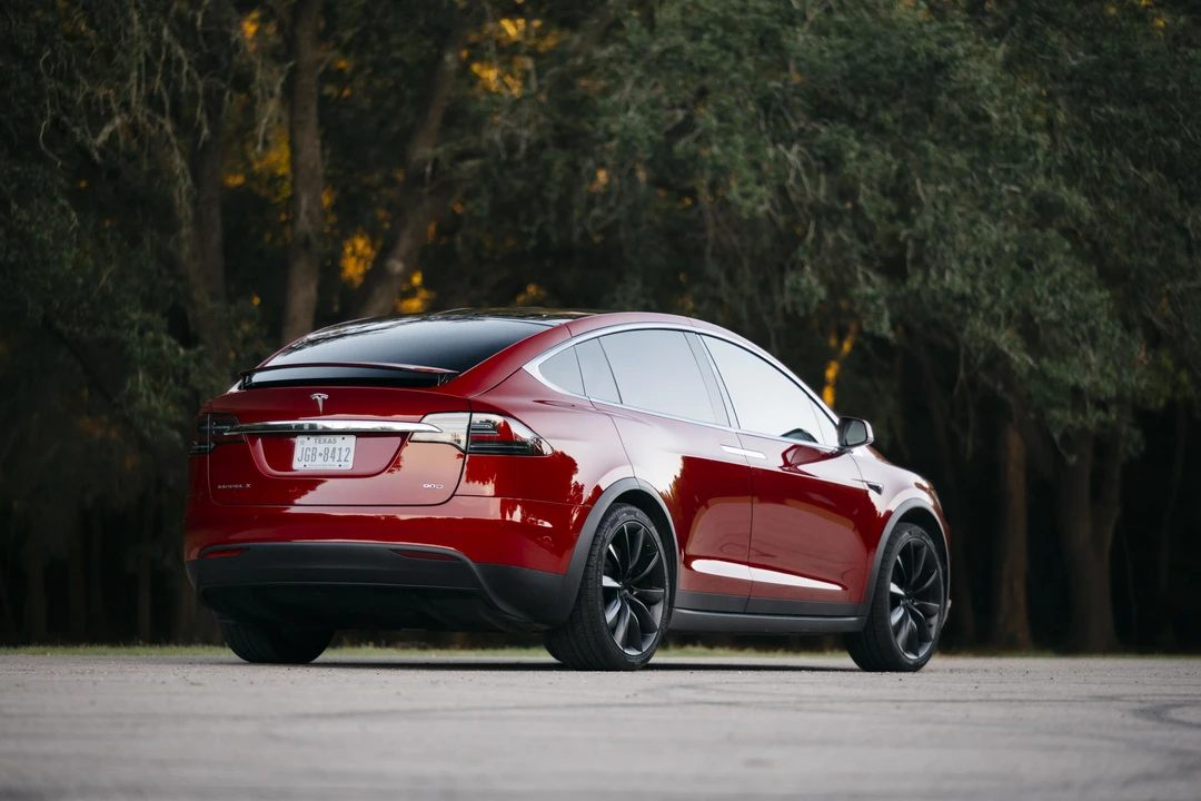 2017 Tesla Model X - Image 12 of 31