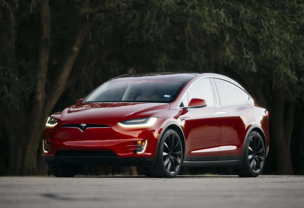 2017 Tesla Model X - Image 7 of 31