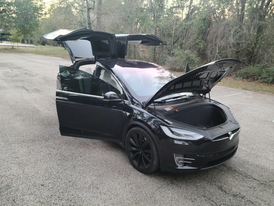 2017 Tesla Model X - Image 29 of 31