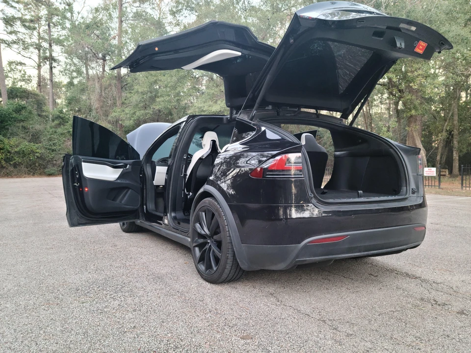 2017 Tesla Model X - Image 20 of 31