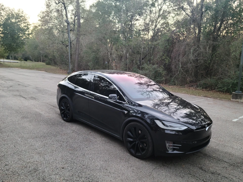 2017 Tesla Model X - Image 14 of 31