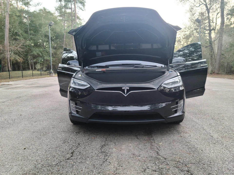 2017 Tesla Model X - Image 16 of 31