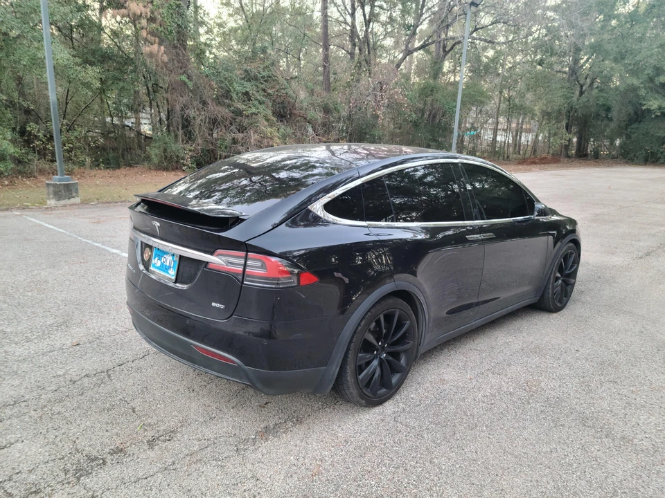 2017 Tesla Model X - Image 12 of 31