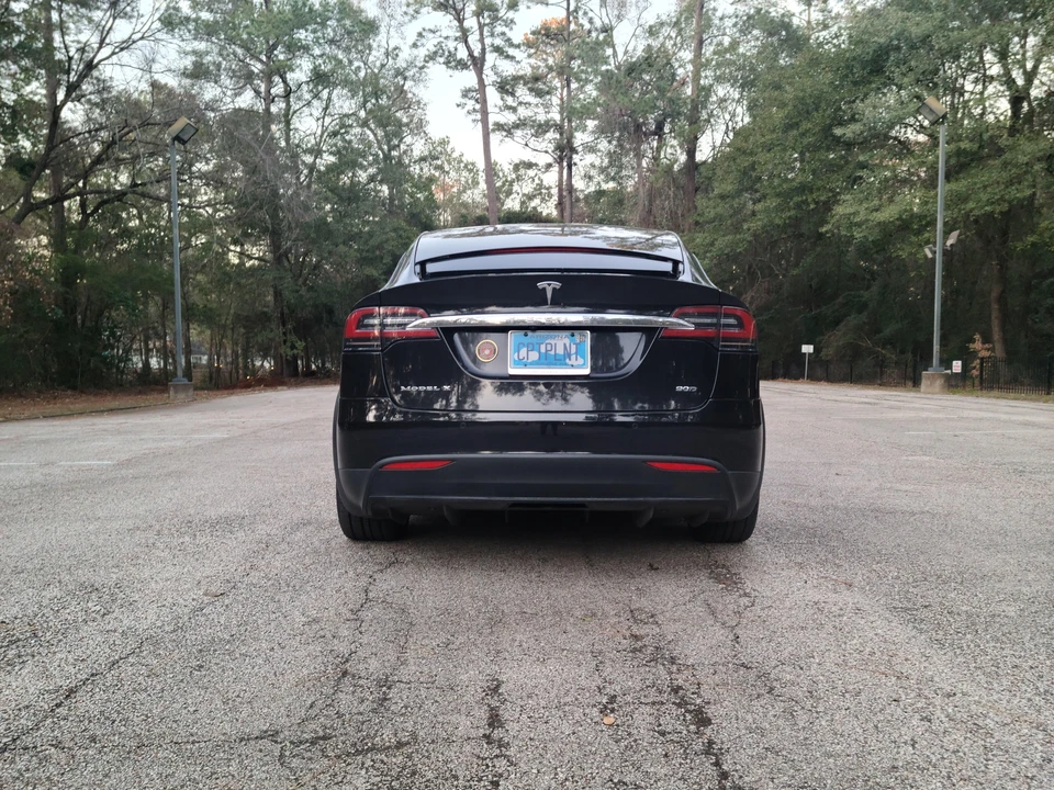 2017 Tesla Model X - Image 11 of 31