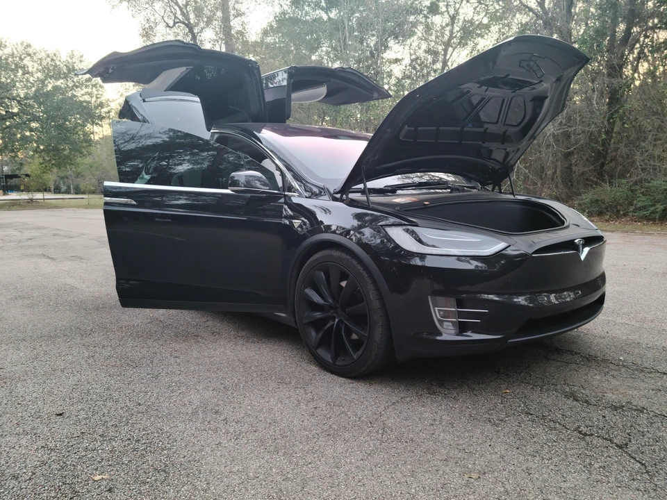 2017 Tesla Model X - Image 28 of 31