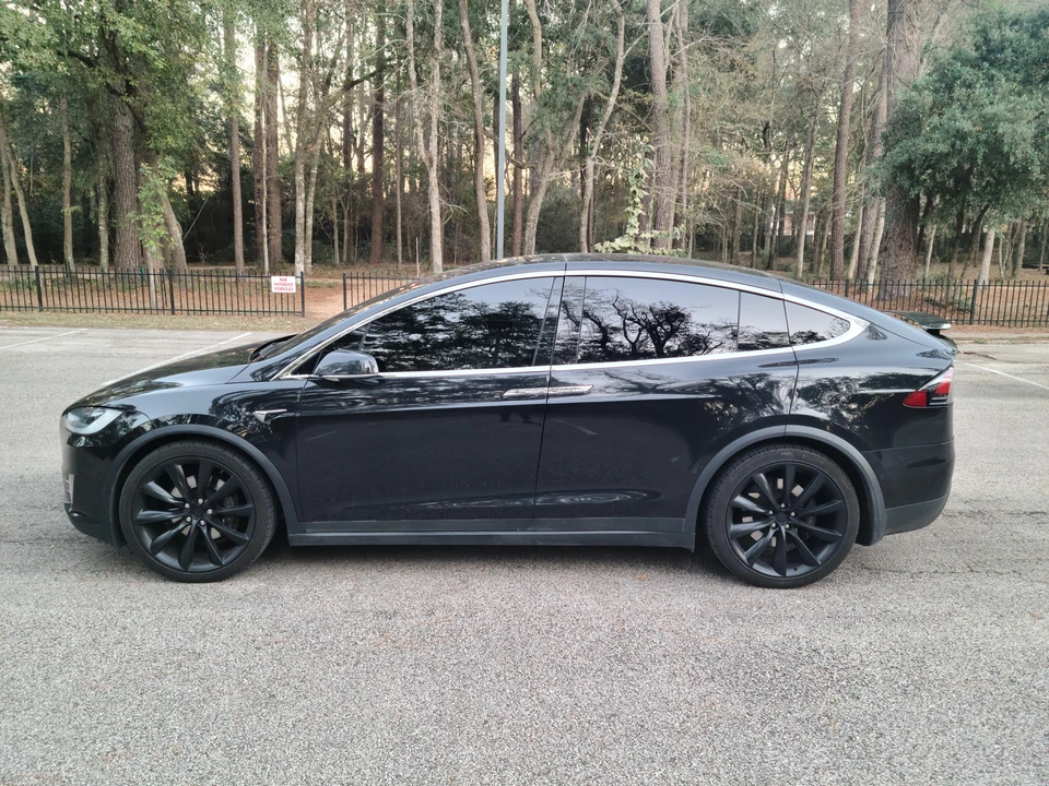 2017 Tesla Model X - Image 7 of 31