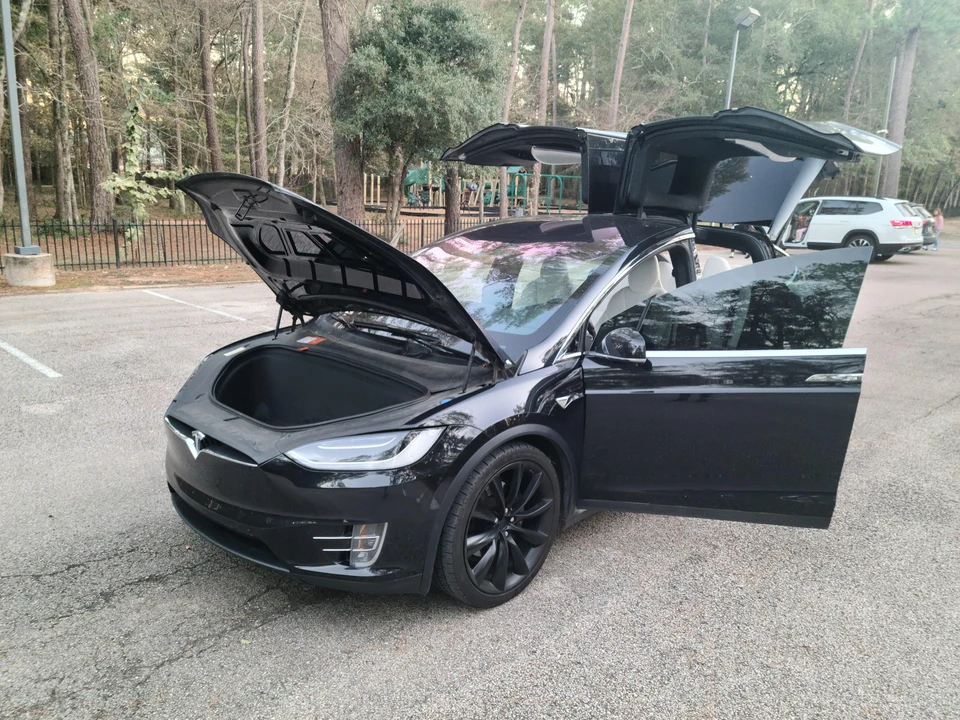 2017 Tesla Model X - Image 17 of 31