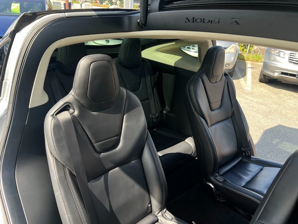 2017 Tesla Model X - Image 13 of 13