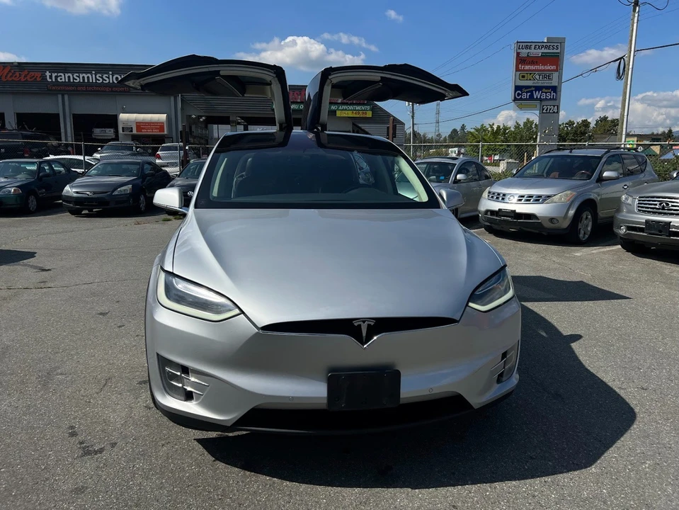 2017 Tesla Model X - Image 6 of 13