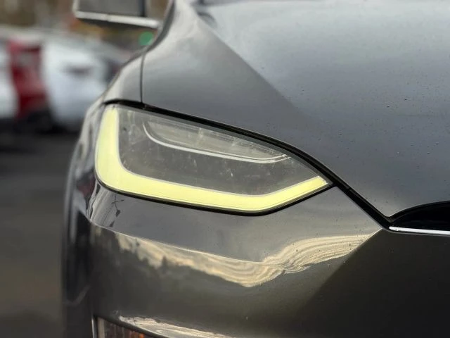 2017 Tesla Model X - Image 6 of 12