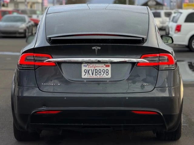 2017 Tesla Model X - Image 8 of 12