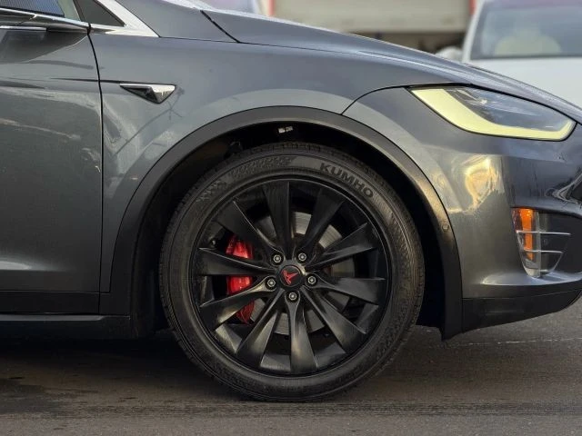2017 Tesla Model X - Image 7 of 12
