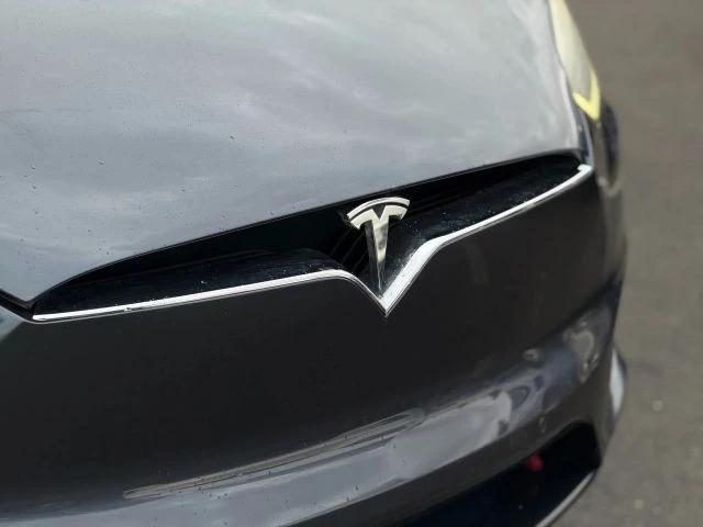 2017 Tesla Model X - Image 4 of 12